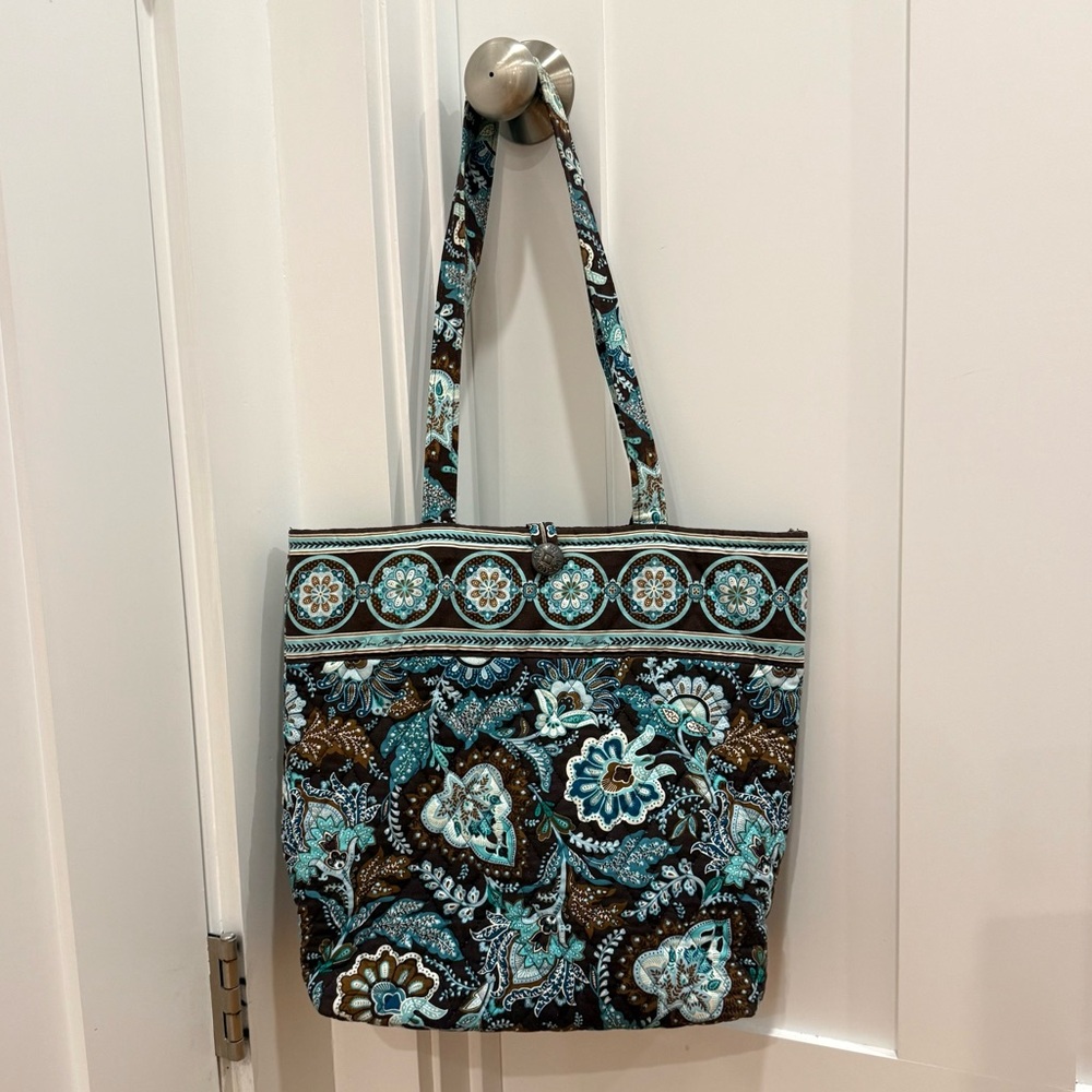 Vera Bradley Java Blue Tote; Tote Bag with Base